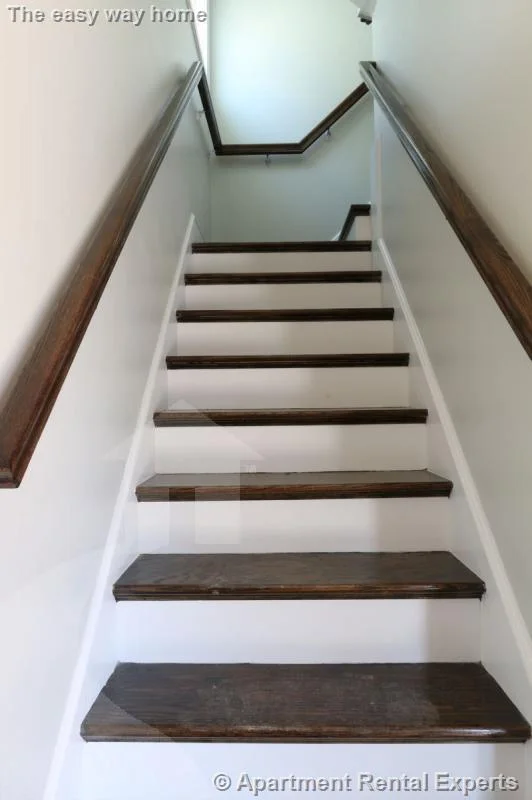 4 bed, 1 bath apartment for rent at 43-45 Derby St Unit 1, Winter Hill — photo 12 of 20