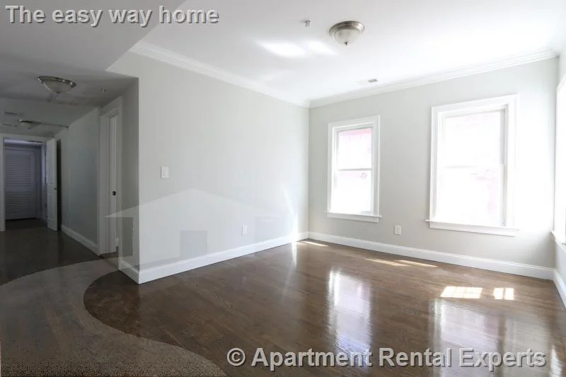 4 bed, 1 bath apartment for rent at 43-45 Derby St Unit 1, Winter Hill — photo 8 of 20