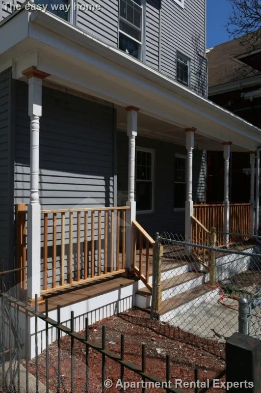4 bed, 1 bath apartment for rent at 43-45 Derby St Unit 1, Winter Hill — photo 17 of 20