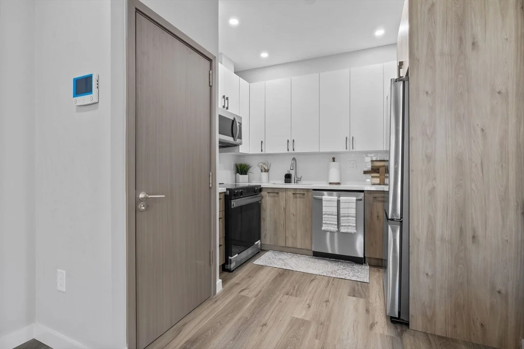 2 bed, 1 bath apartment for rent at 43-47 Fremont Unit 12, Mattapan — photo 5 of 22