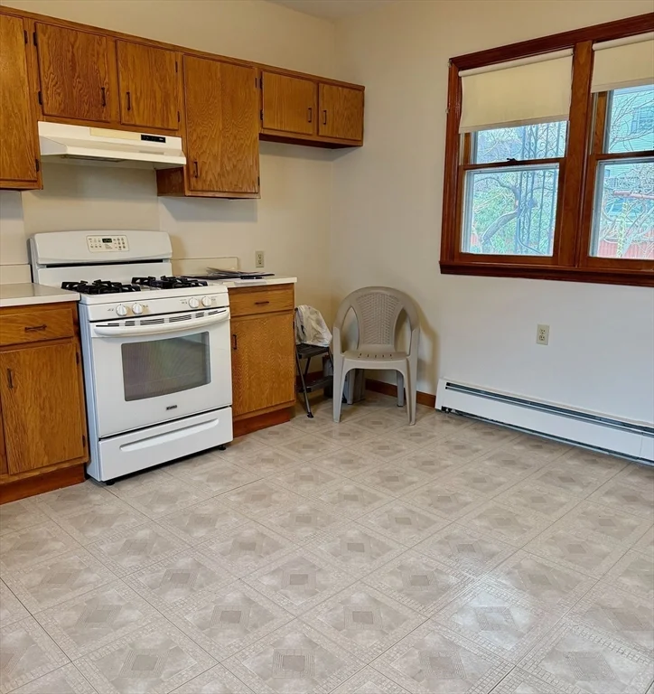 2 bed, 1 bath apartment for rent at 43 Aborn St Unit 1, Peabody — photo 3 of 15