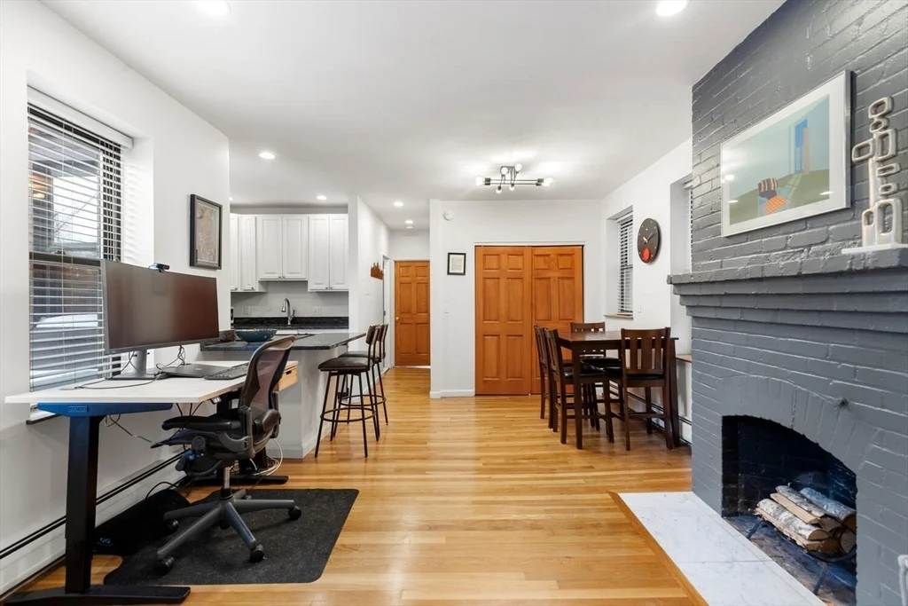 1 bed, 1 bath apartment for rent at 43 Anderson St Unit 2, Beacon Hill — photo 3 of 21