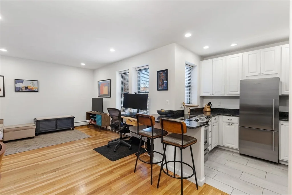 1 bed, 1 bath apartment for rent at 43 Anderson St Unit 2, Beacon Hill — photo 5 of 21