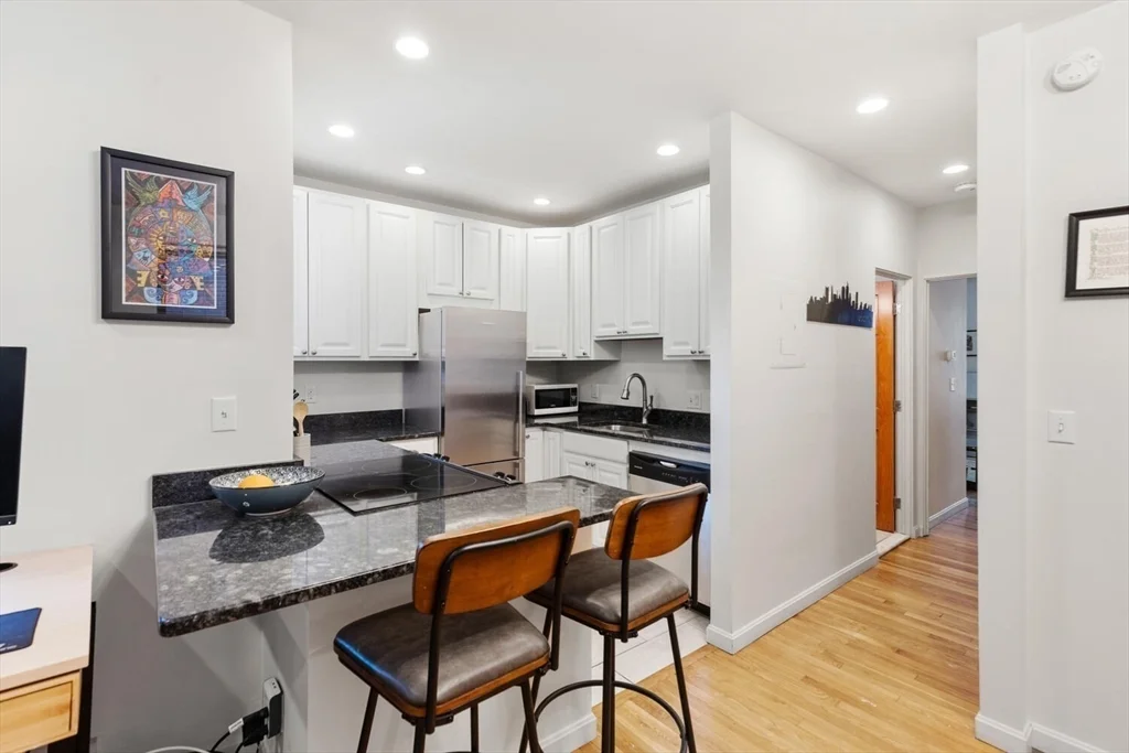 1 bed, 1 bath apartment for rent at 43 Anderson St Unit 2, Beacon Hill — photo 6 of 21