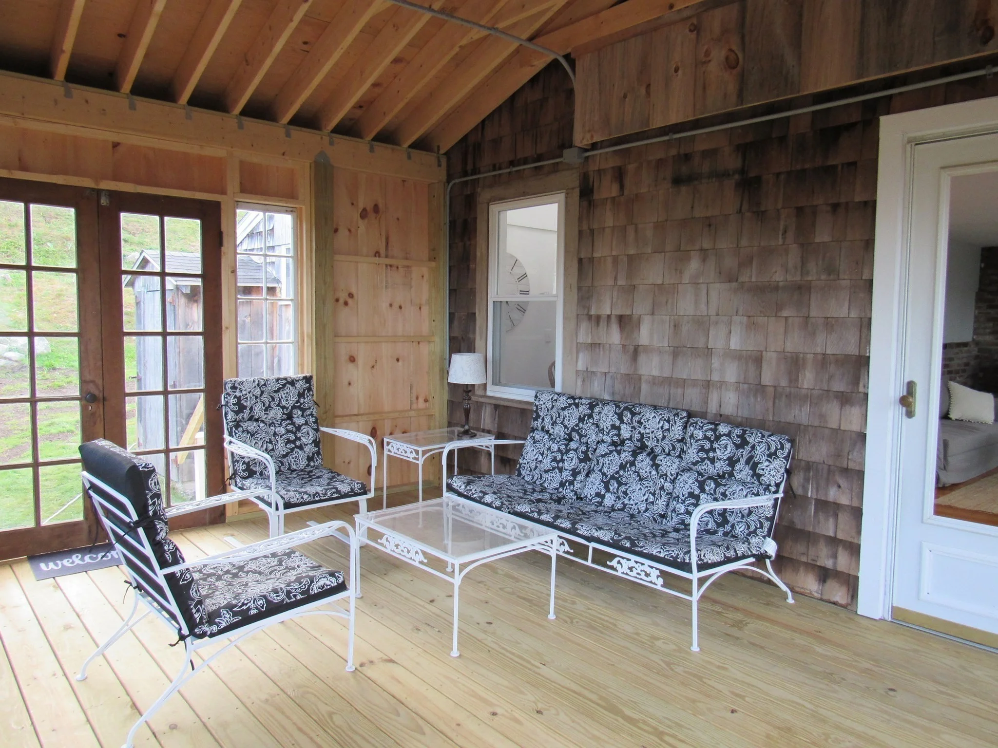 2 bed, 1 bath apartment for rent at 43 Bayview Rd, Great Neck — photo 23 of 26