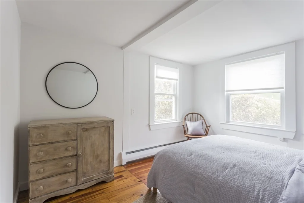 2 bed, 1 bath apartment for rent at 43 Bayview Rd Unit -, Great Neck — photo 19 of 26