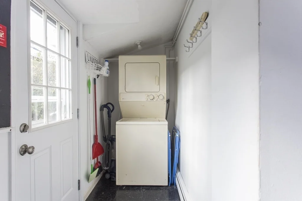2 bed, 1 bath apartment for rent at 43 Bayview Rd Unit -, Great Neck — photo 18 of 26