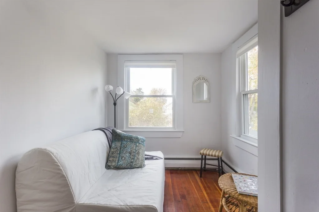 2 bed, 1 bath apartment for rent at 43 Bayview Rd Unit -, Great Neck — photo 22 of 26