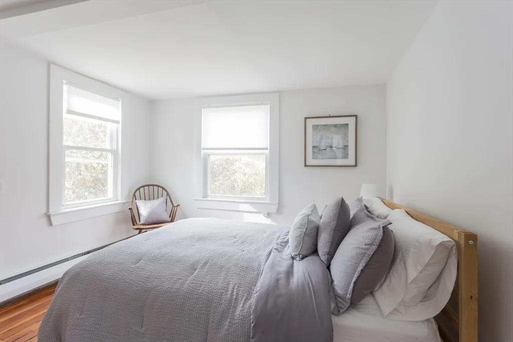 2 bed, 1 bath apartment for rent at 43 Bayview Rd Unit -, Great Neck — photo 20 of 26