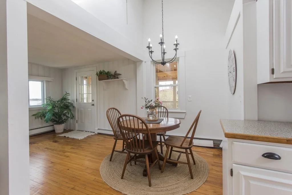 2 bed, 1 bath apartment for rent at 43 Bayview Rd Unit -, Great Neck — photo 6 of 26