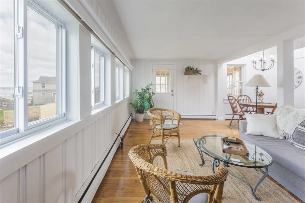 2 bed, 1 bath apartment for rent at 43 Bayview Rd Unit -, Great Neck — photo 11 of 26
