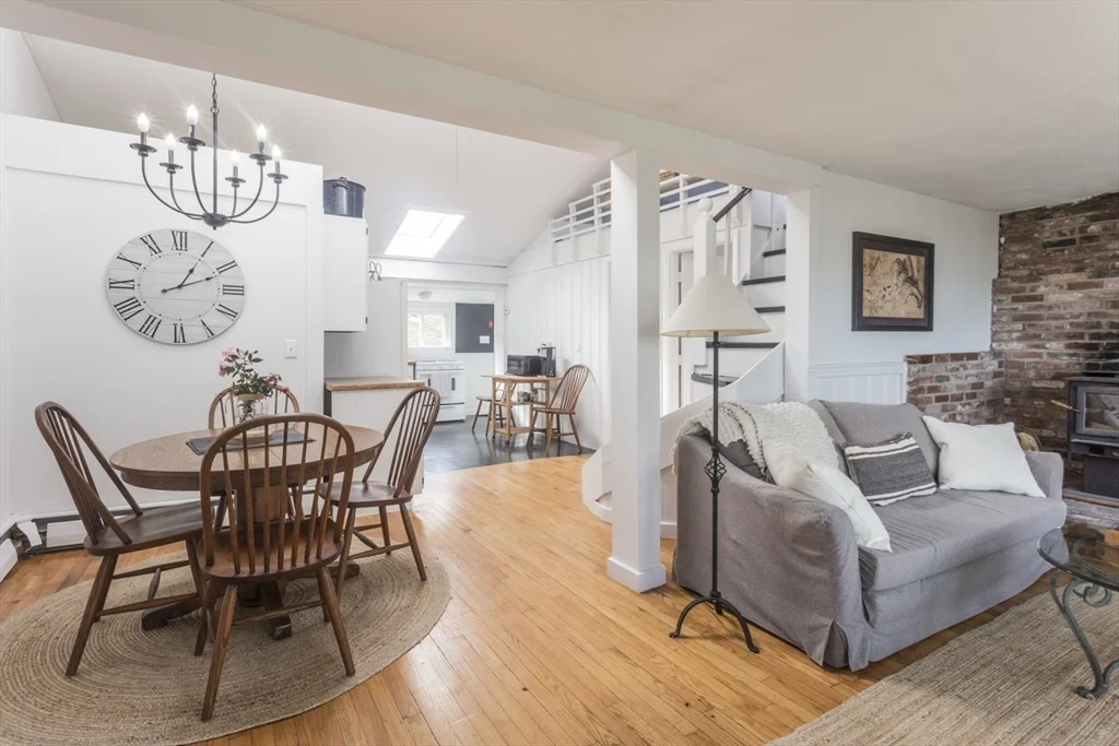 2 bed, 1 bath apartment for rent at 43 Bayview Rd Unit -, Great Neck — photo 8 of 26
