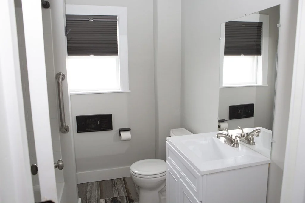 3 bed, 2 bath apartment for rent at 43 Beacon St Unit 2, Gloucester — photo 16 of 28
