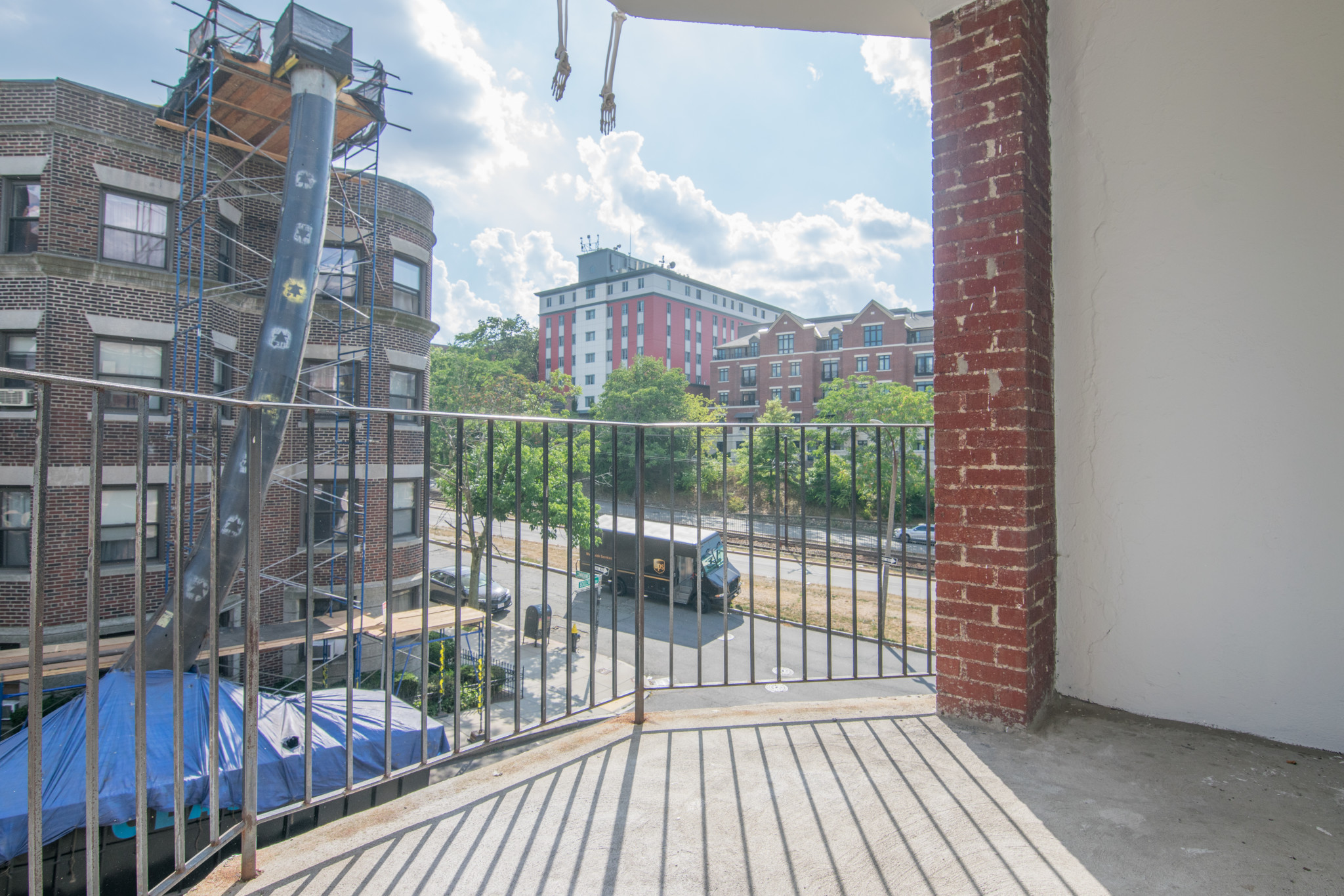 4 bed, 1.5 bath apartment for rent at 43 Boulevard Ter Unit 2, Allston — photo 6 of 16
