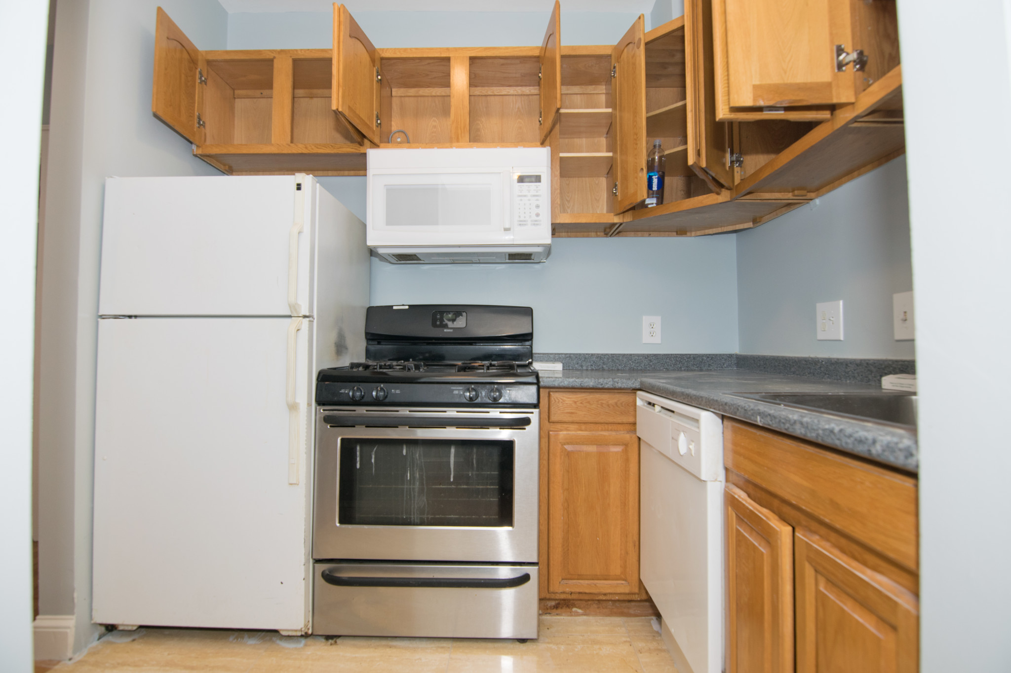 4 bed, 1.5 bath apartment for rent at 43 Boulevard Ter Unit 2, Allston — photo 4 of 16