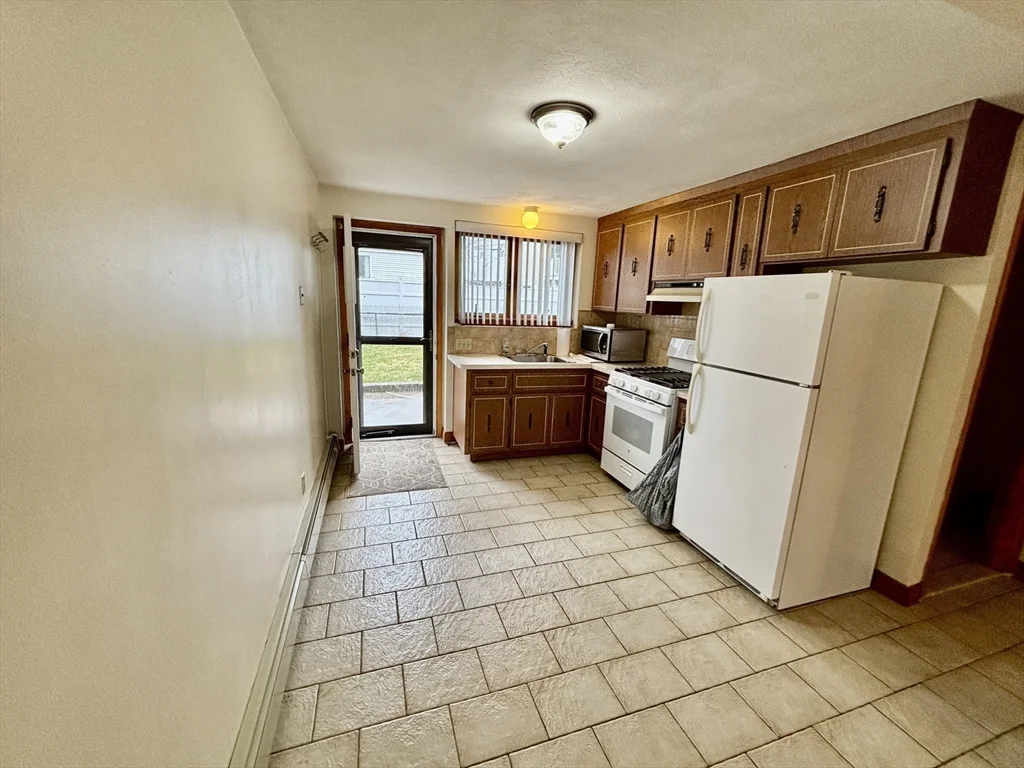 1 bed, 1 bath apartment for rent at 43 Bryant St Unit 1, Revere — photo 3 of 8