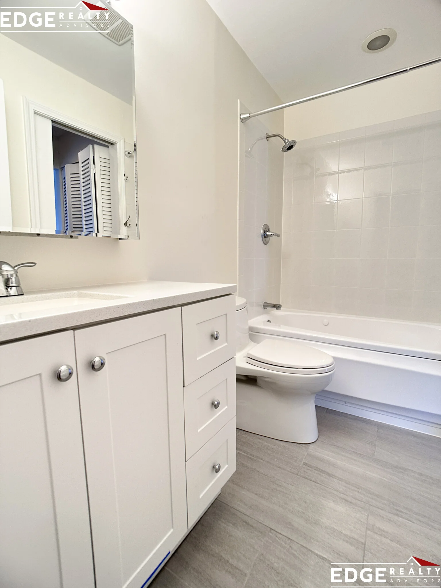 2 bed, 1.5 bath apartment for rent at 43 Carlton St Unit 3, Longwood — photo 6 of 7