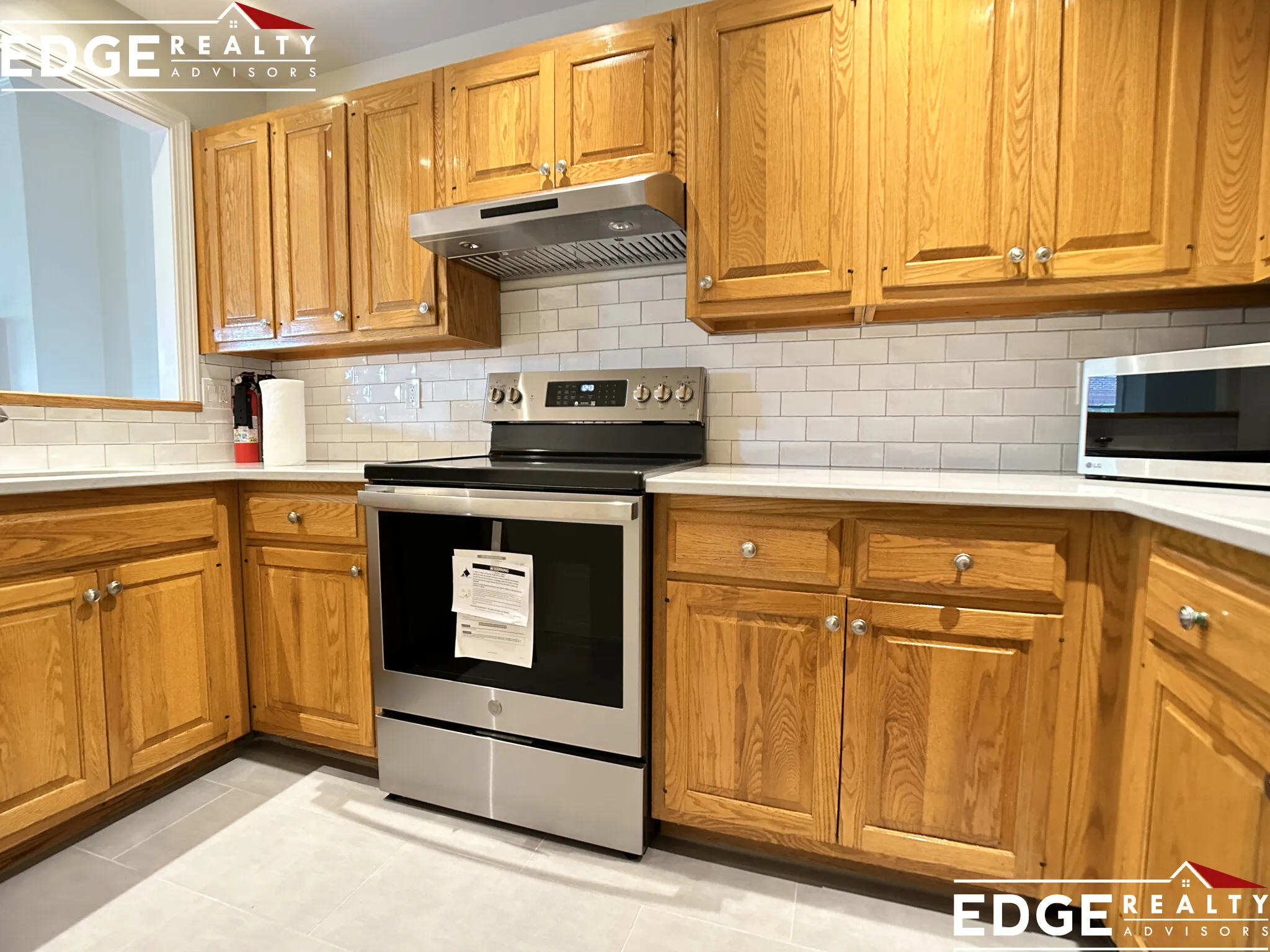 2 bed, 1.5 bath apartment for rent at 43 Carlton St Unit 3, Longwood — photo 3 of 7