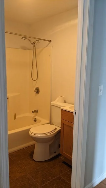 2 bed, 2 bath apartment for rent at 43 Cedar Unit 1, Haverhill — photo 14 of 16