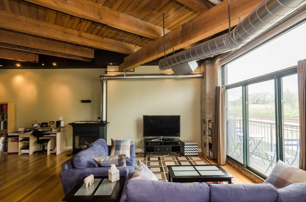 1 bed, 1 bath apartment for rent at 43 Charlton Unit 105, Everett — photo 6 of 15