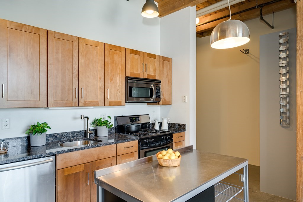 2 bed, 1 bath apartment for rent at 43 Charlton Unit 206, Everett — photo 16 of 29