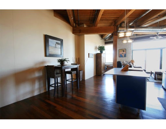 1 bed, 1 bath apartment for rent at 43 Charlton Unit 404, Everett — photo 4 of 7