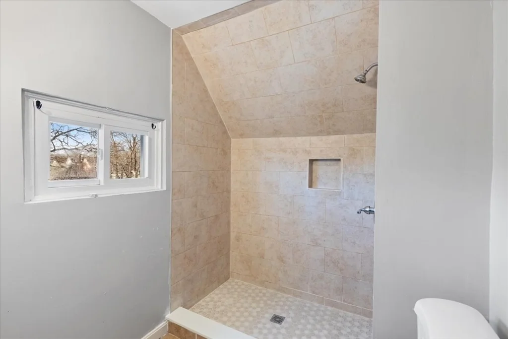 4 bed, 2 bath apartment for rent at 43 Clinton St Unit 2, Brockton — photo 16 of 23