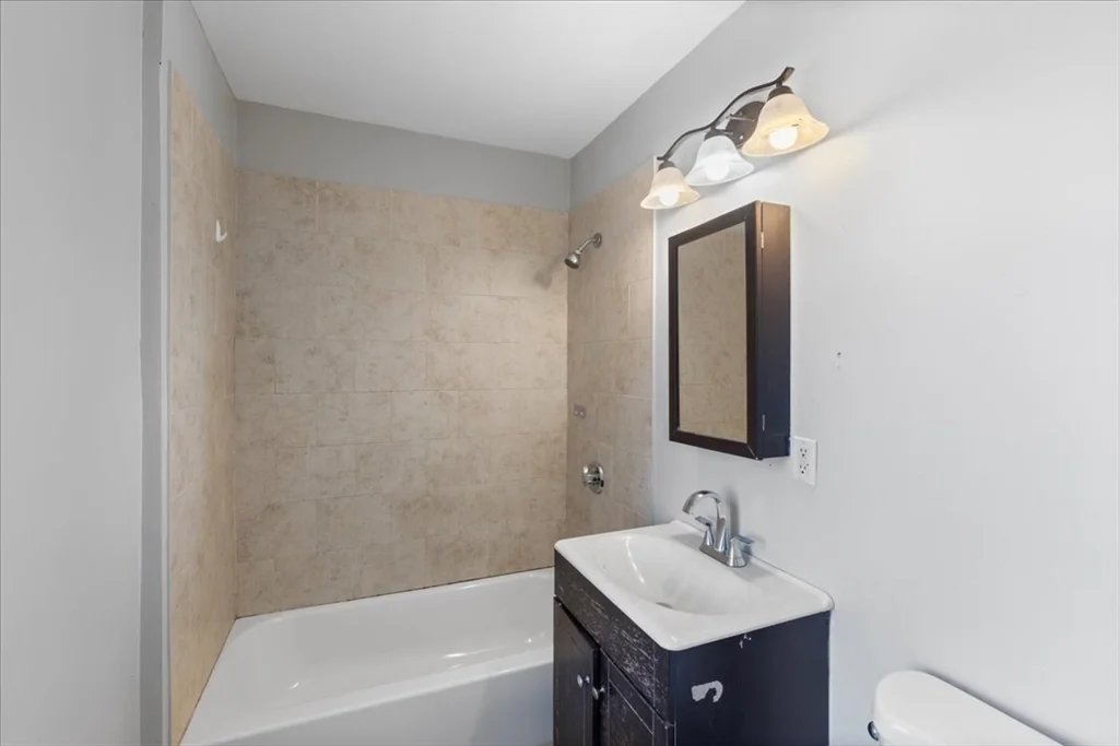 4 bed, 2 bath apartment for rent at 43 Clinton St Unit 2, Brockton — photo 12 of 23