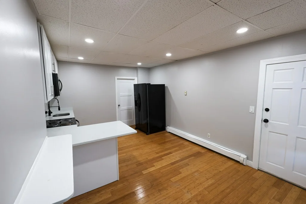 1 bed, 1 bath apartment for rent at 43 Coleman St Unit 1, Dorchester — photo 4 of 11