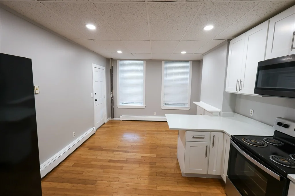1 bed, 1 bath apartment for rent at 43 Coleman St Unit 1, Dorchester — photo 2 of 11
