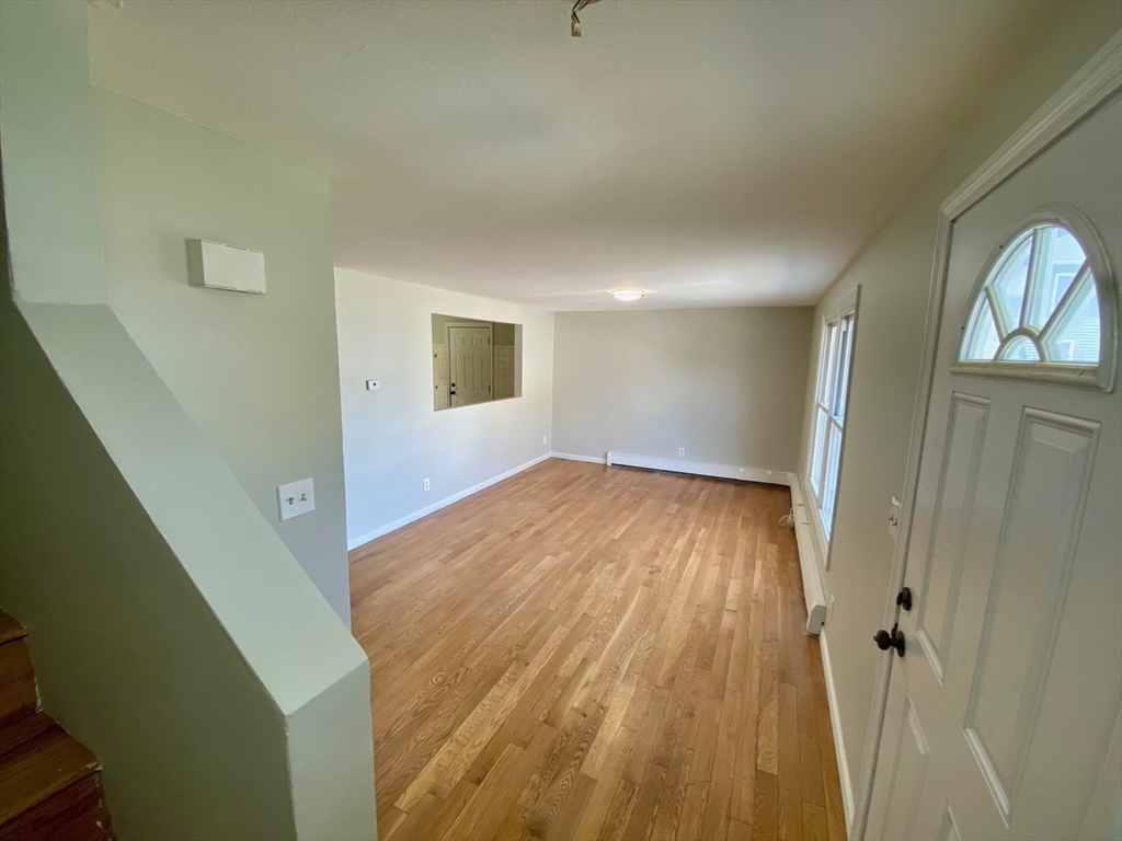3 bed, 1 bath apartment for rent at 43 Cork St Unit 43, Lowell — photo 5 of 22