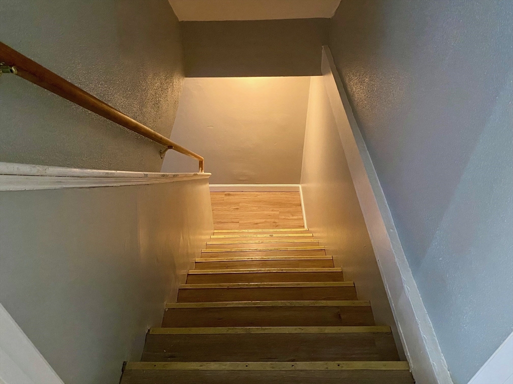 3 bed, 1 bath apartment for rent at 43 Cork St Unit 43, Lowell — photo 12 of 22
