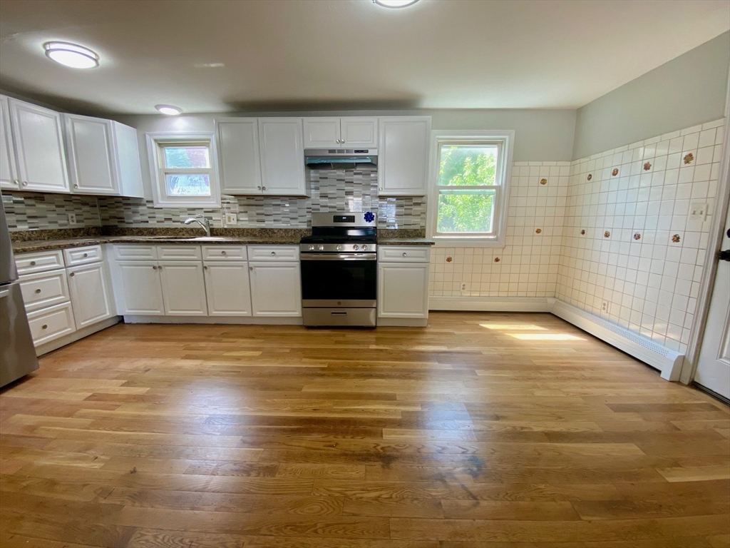 3 bed, 1 bath apartment for rent at 43 Cork St Unit 43, Lowell — photo 2 of 22