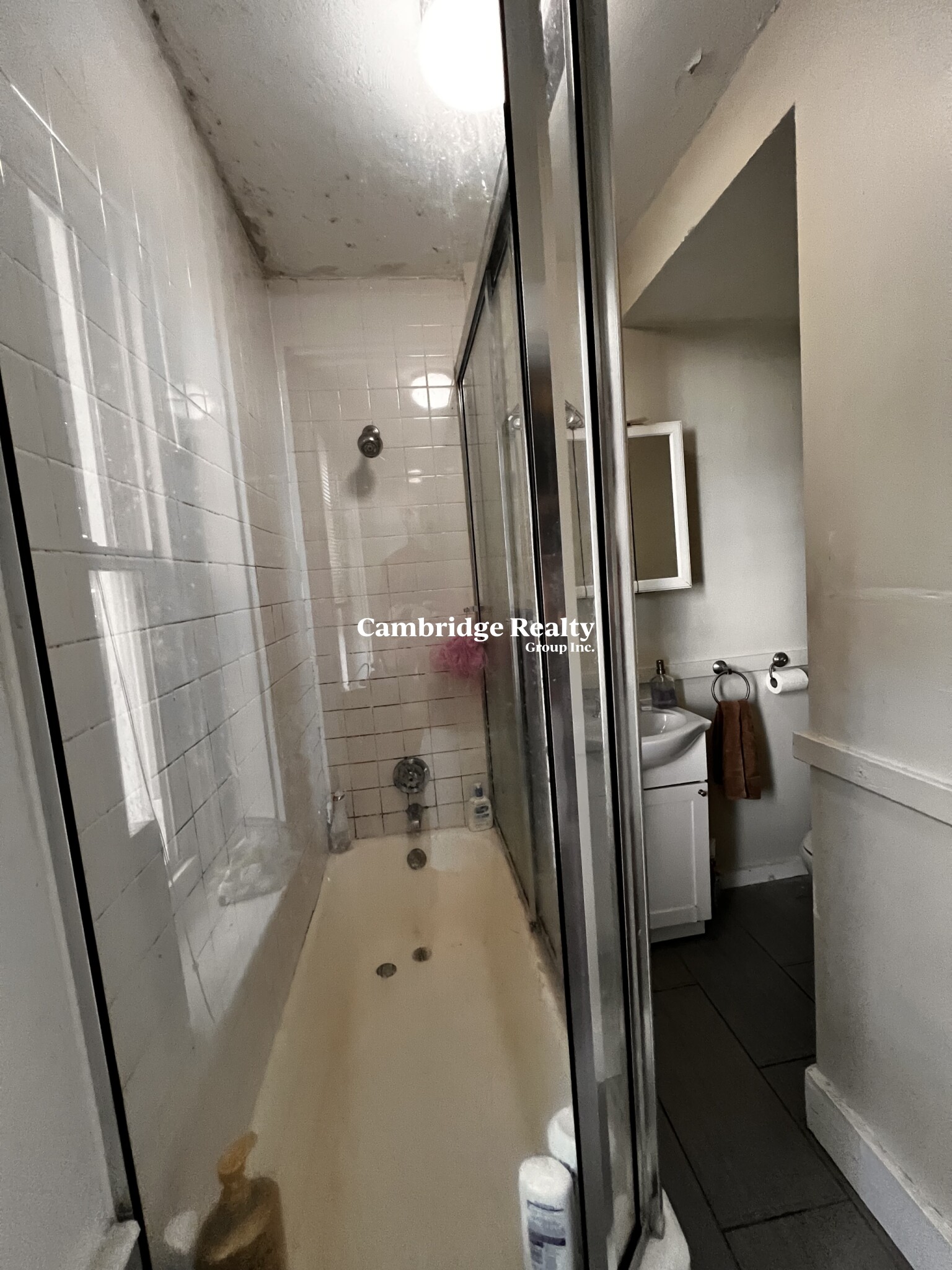 1 bed, 1 bath apartment for rent at 43 Crescent St Unit 1, Charlestown — photo 8 of 14