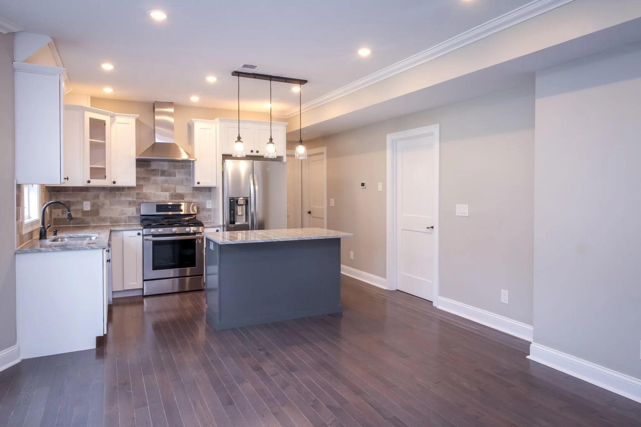 3 bed, 2 bath apartment for rent at 43 Cypress St Unit 2, Watertown — photo 2 of 12