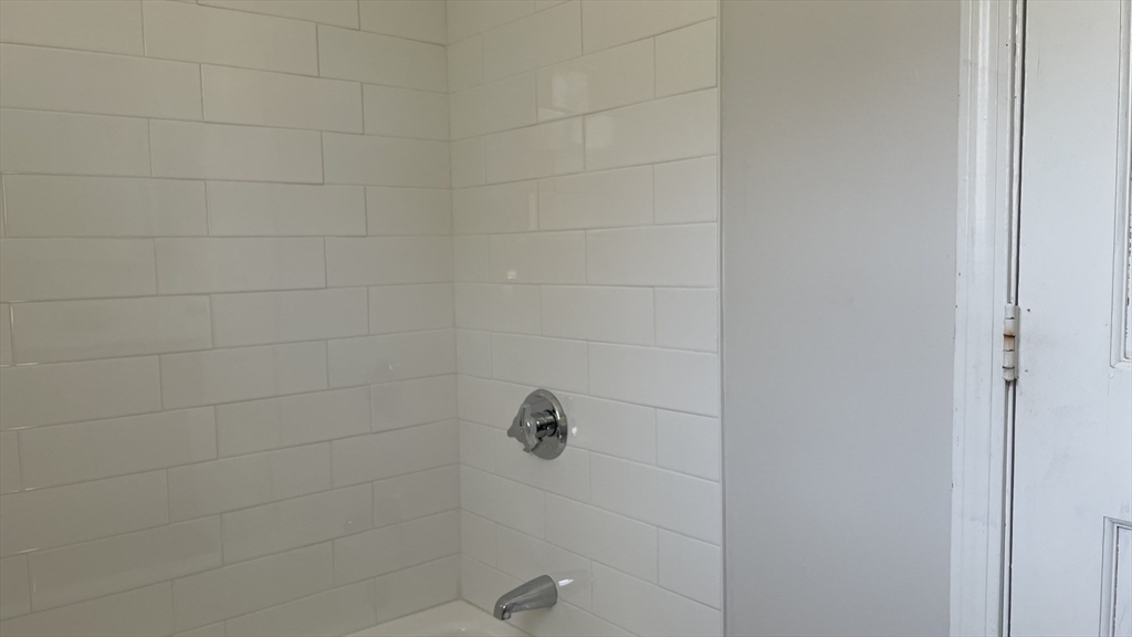 1 bed, 1 bath apartment for rent at 43 Dedham Unit B, Canton — photo 13 of 14