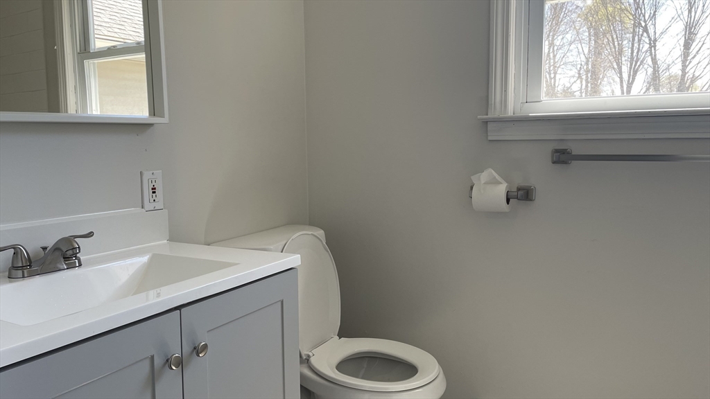 1 bed, 1 bath apartment for rent at 43 Dedham Unit B, Canton — photo 12 of 14