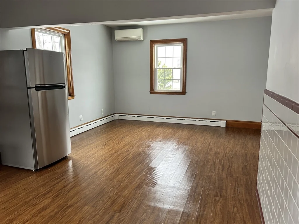 3 bed, 1 bath apartment for rent at 43 Depot St, Milford — photo 4 of 17