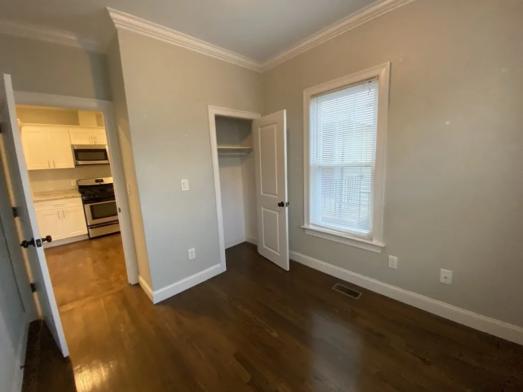 4 bed, 1 bath apartment for rent at 43 Derby St Unit 1, Winter Hill — photo 4 of 16