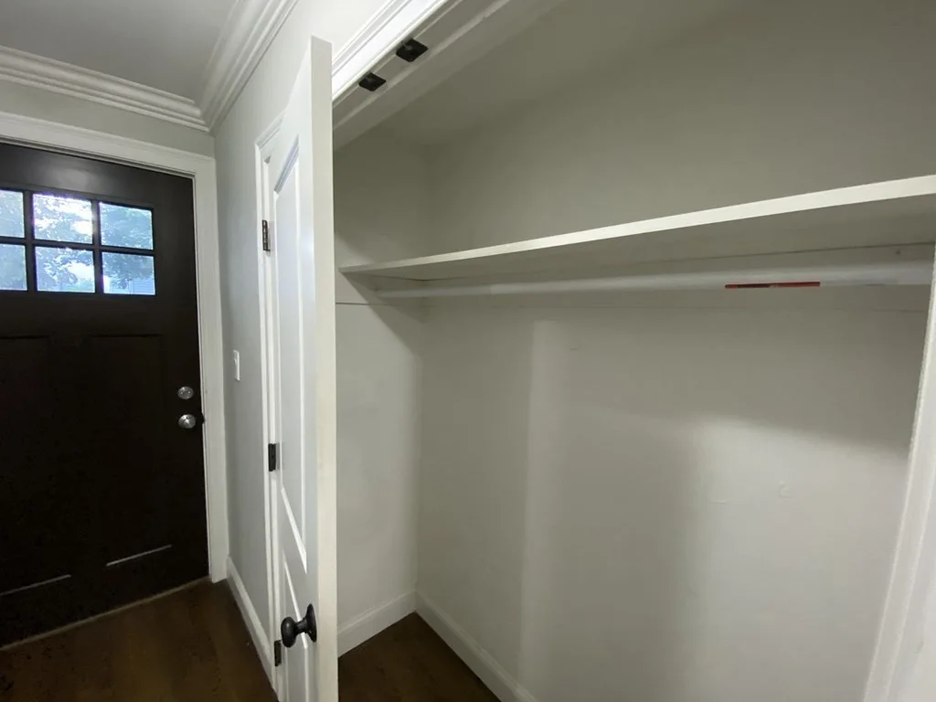 4 bed, 1 bath apartment for rent at 43 Derby St Unit 1, Winter Hill — photo 9 of 16
