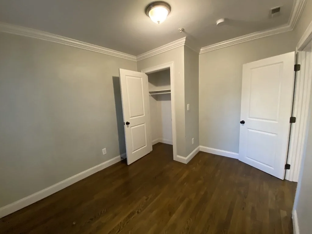4 bed, 1 bath apartment for rent at 43 Derby St Unit 1, Winter Hill — photo 6 of 16