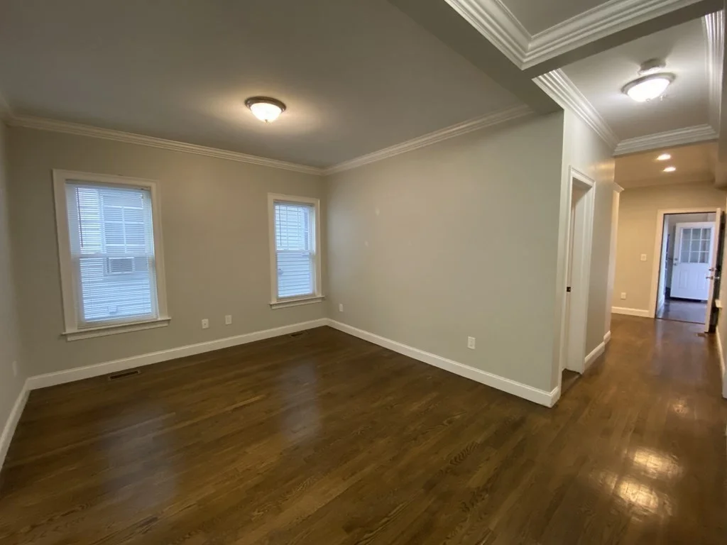 4 bed, 1 bath apartment for rent at 43 Derby St Unit 1, Winter Hill — photo 3 of 16