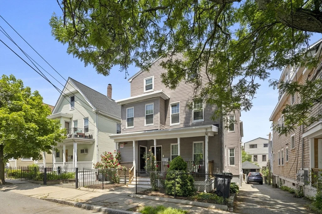 4 bed, 1 bath apartment for rent at 43 Derby St Unit A, Winter Hill — photo 14 of 16
