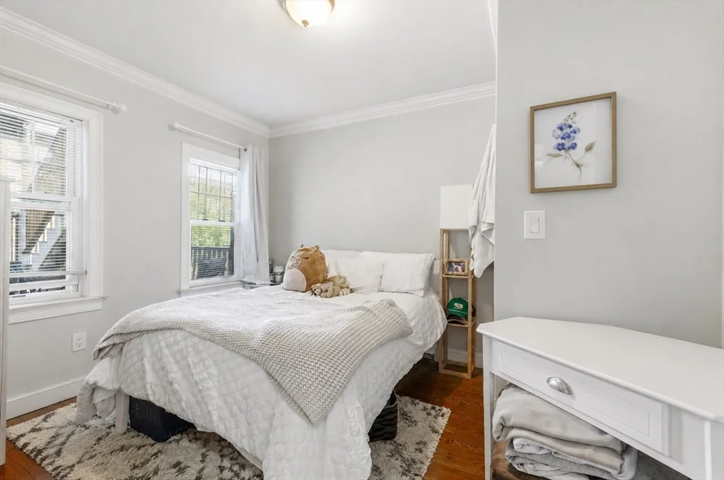 4 bed, 1 bath apartment for rent at 43 Derby St Unit A, Winter Hill — photo 8 of 16