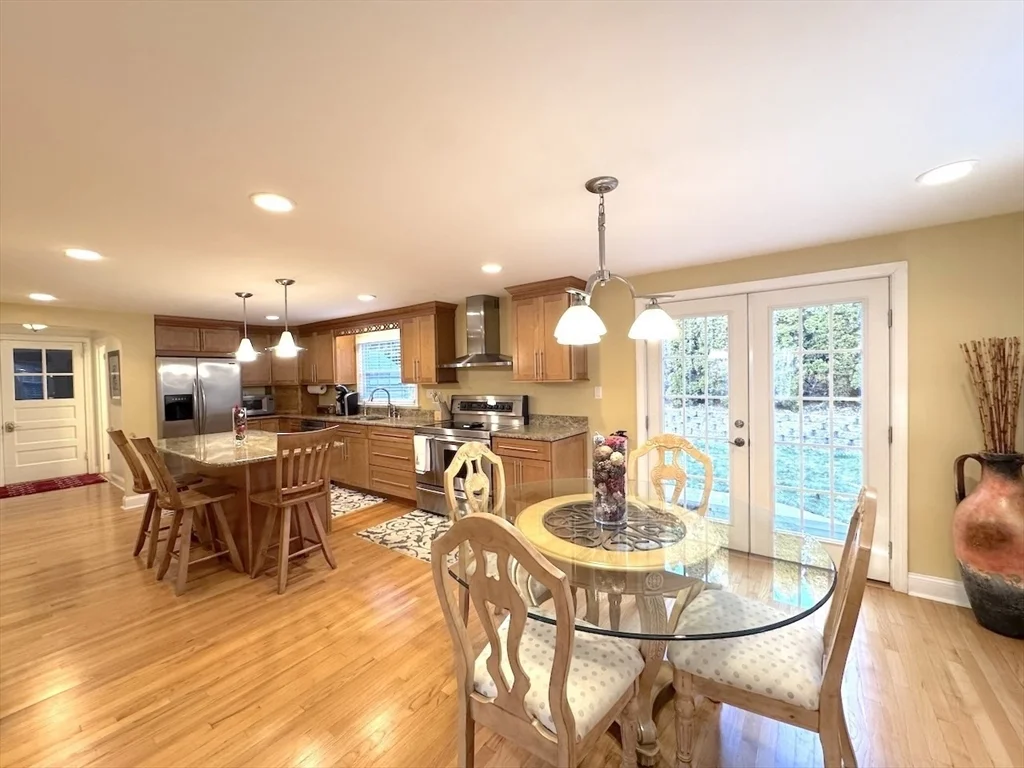 3 bed, 2 bath apartment for rent at 43 E Border Rd Unit SF, Malden — photo 8 of 42
