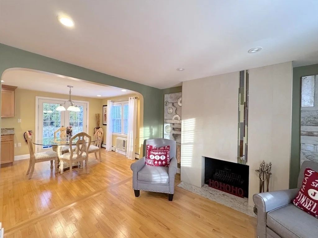 3 bed, 2 bath apartment for rent at 43 E Border Rd Unit SF, Malden — photo 7 of 42