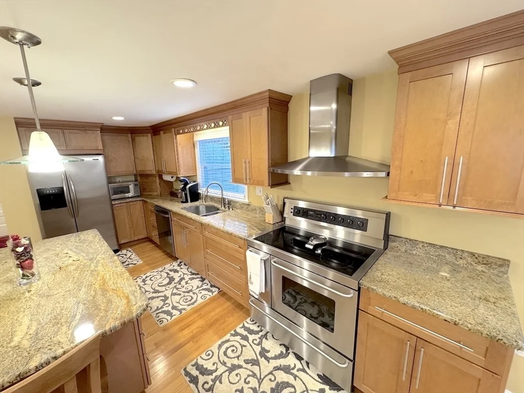 3 bed, 2 bath apartment for rent at 43 E Border Rd Unit SF, Malden — photo 12 of 42