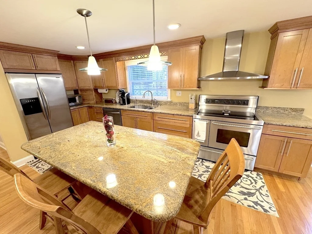 3 bed, 2 bath apartment for rent at 43 E Border Rd Unit SF, Malden — photo 11 of 42