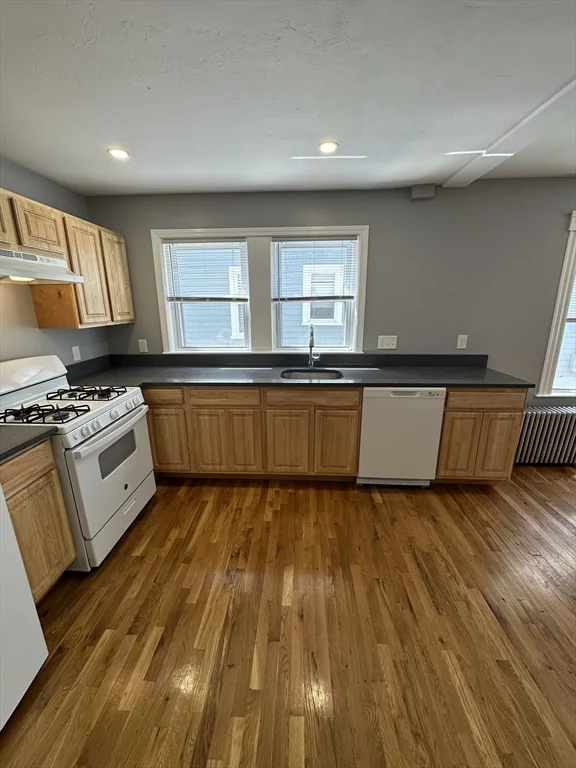 2 bed, 1 bath apartment for rent at 43 Granfield Ave Unit 2, Roslindale — photo 6 of 19