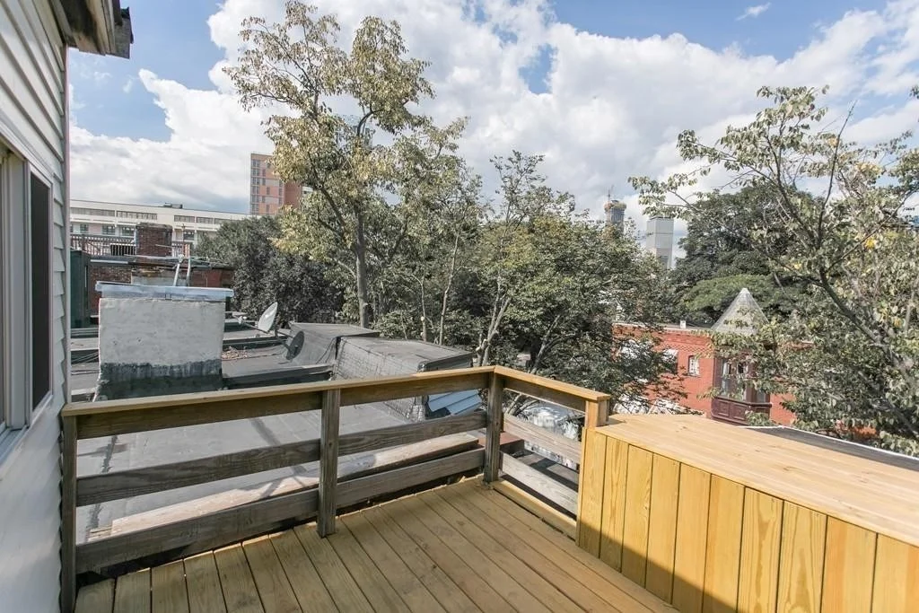 4 bed, 2 bath apartment for rent at 43 Greenwich St, South End